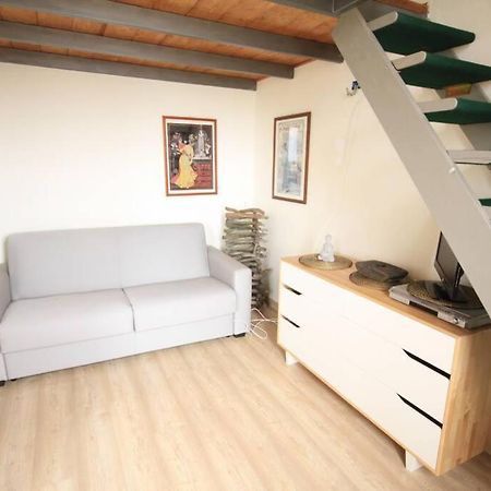 Bilocale Fronte Mare Apartment มารินาดิปิซา ภายนอก รูปภาพ