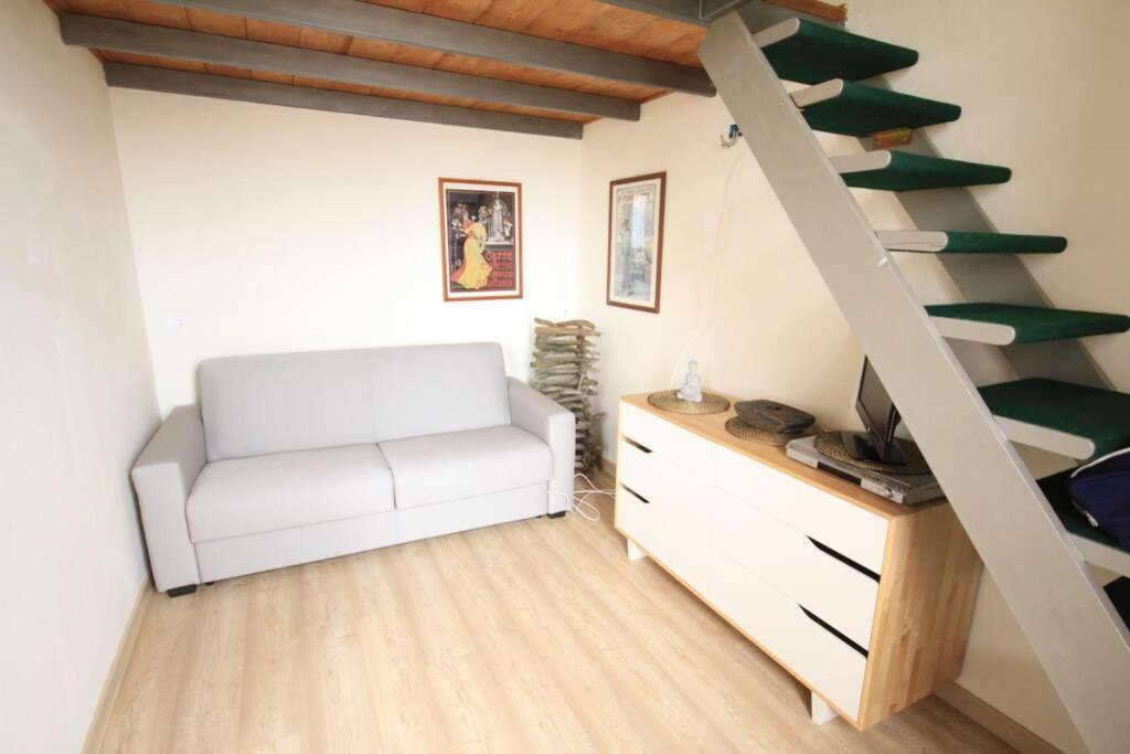 Bilocale Fronte Mare Apartment มารินาดิปิซา ภายนอก รูปภาพ
